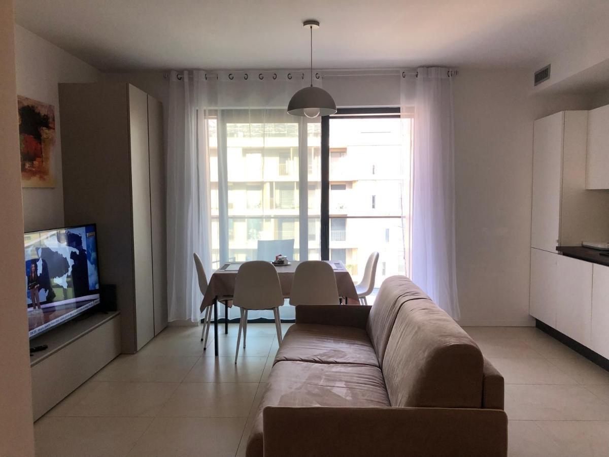 佩罗Loft With Terrace In Uptown Milan Near Rho Fiera公寓 外观 照片